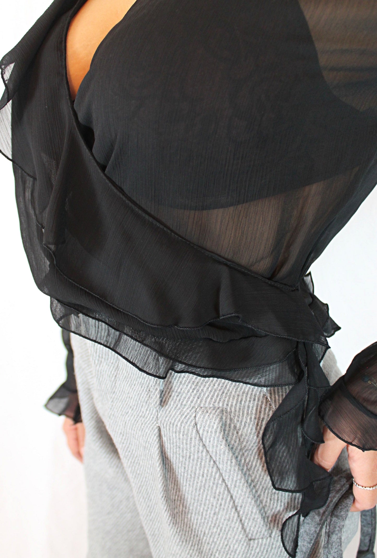 Camicia con ruches nera